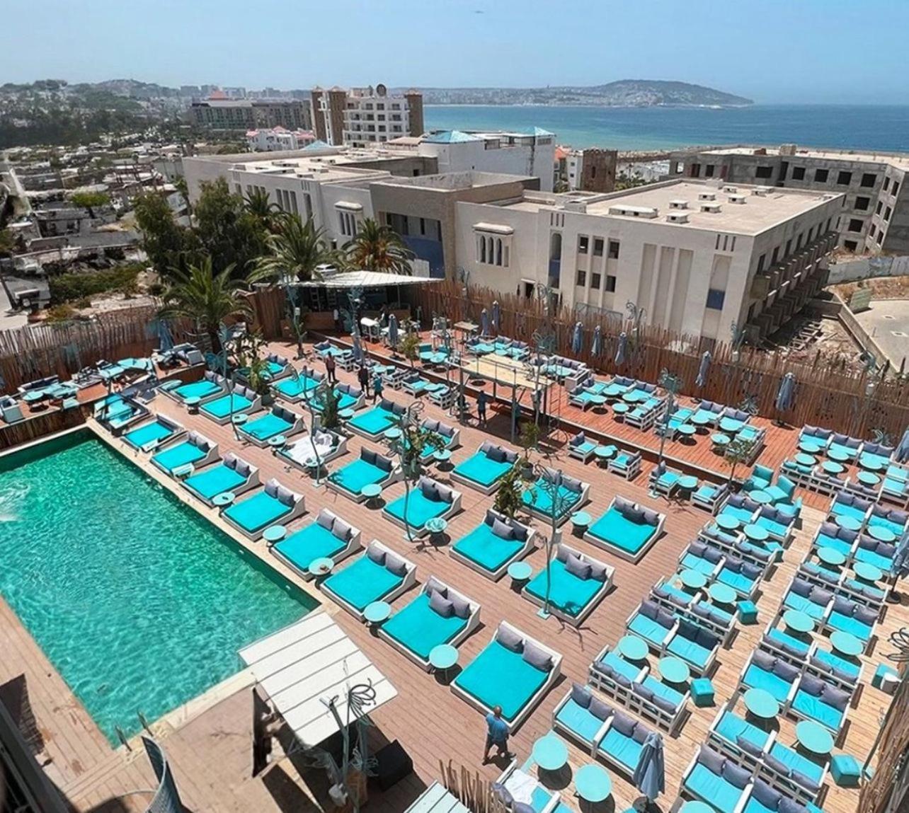Mandarin Palace Hotel & Spa Tânger Exterior foto The pool at the W Hotel